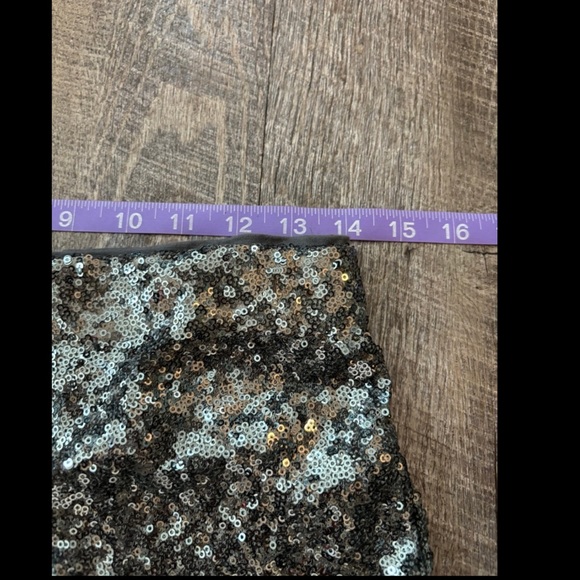 Pewter silver gray sequin mini skirt - Picture 6 of 10
